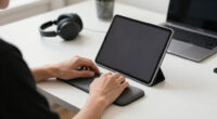 Wrist Pain and Tablet Angle: Ergonomics for Long Sessions