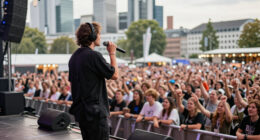 Haftbefehl Feiert Comeback Vor 15.000 Fans In Frankfurt - BILD